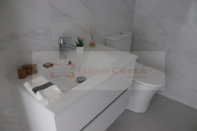 Apartamento T3 para Venda em Benfica