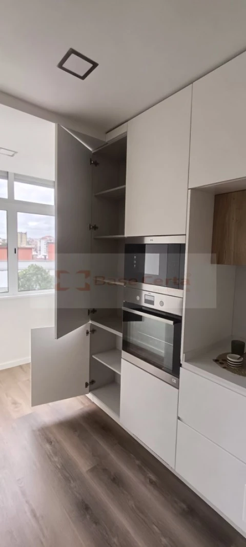 Apartamento T3 para Venda em Benfica