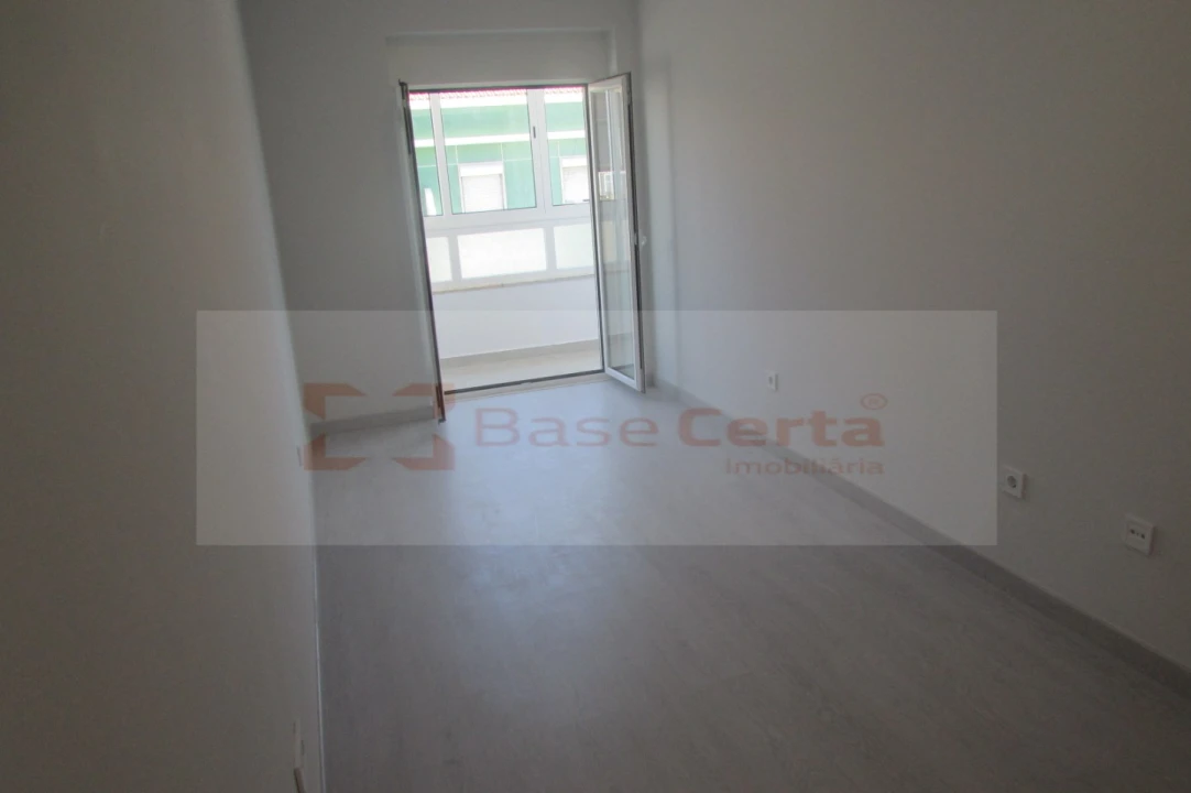 Apartamento T2 para Venda em Oeiras e São Julião da Barra, Paço de Arcos e Caxias Foto 17