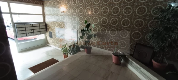 Apartamento T2 para Venda em Oeiras e São Julião da Barra, Paço de Arcos e Caxias