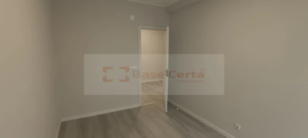 Apartamento T2 para Venda em Oeiras e São Julião da Barra, Paço de Arcos e Caxias