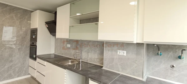 Apartamento T2 para Venda em Oeiras e São Julião da Barra, Paço de Arcos e Caxias