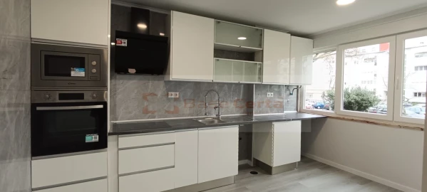 Apartamento T2 para Venda em Oeiras e São Julião da Barra, Paço de Arcos e Caxias