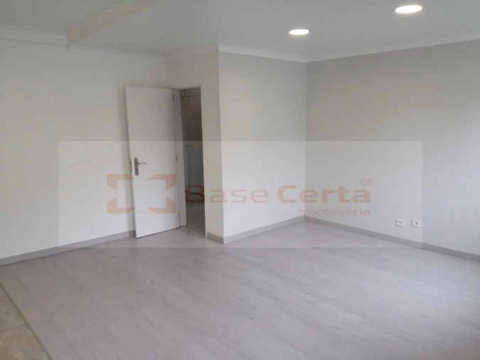 Apartamento T2 para Venda em Oeiras e São Julião da Barra, Paço de Arcos e Caxias Foto 6