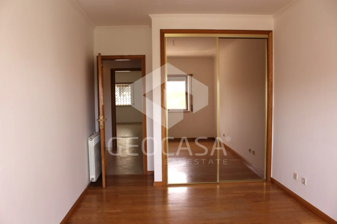 Apartamento T2 para Arrendamento em Cacém e São Marcos Foto 9