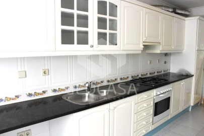 Apartamento T2 para Arrendamento em Cacém e São Marcos