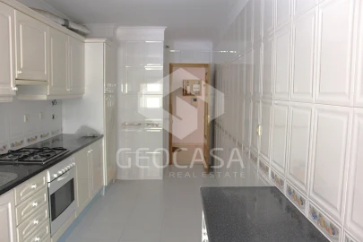 Apartamento T2 para Arrendamento em Cacém e São Marcos