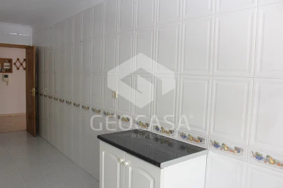 Apartamento T2 para Arrendamento em Cacém e São Marcos