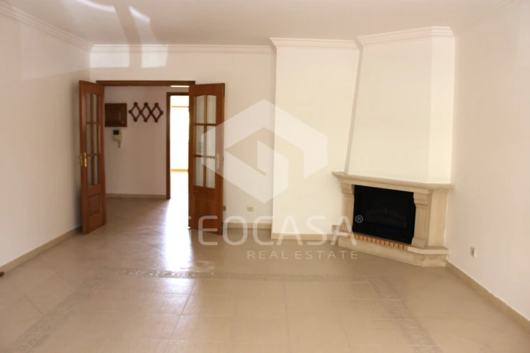 Apartamento T2 para Arrendamento em Cacém e São Marcos Foto 5