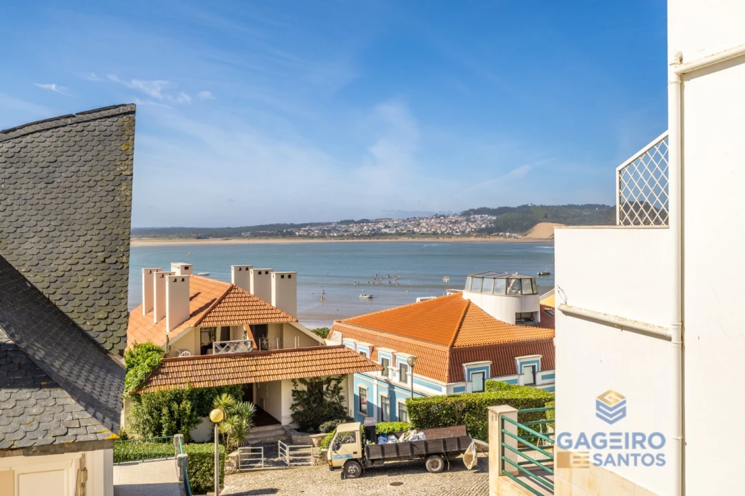 Apartamento T2 para Venda em São Martinho do Porto Foto 3