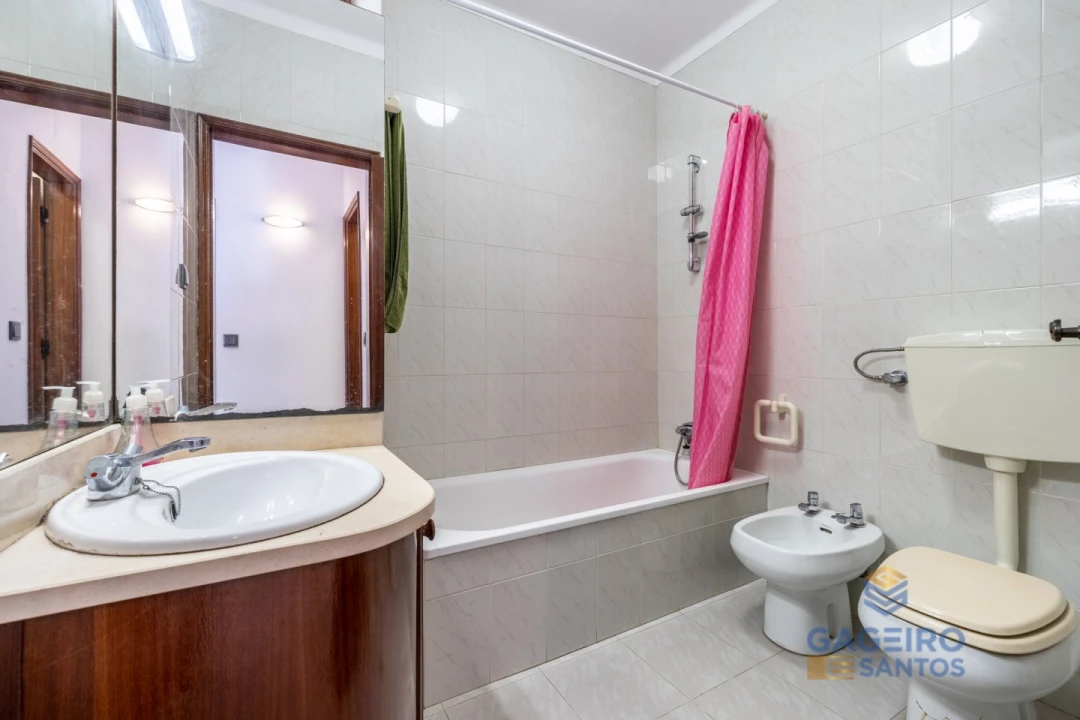 Apartamento T2 para Venda em São Martinho do Porto Foto 15