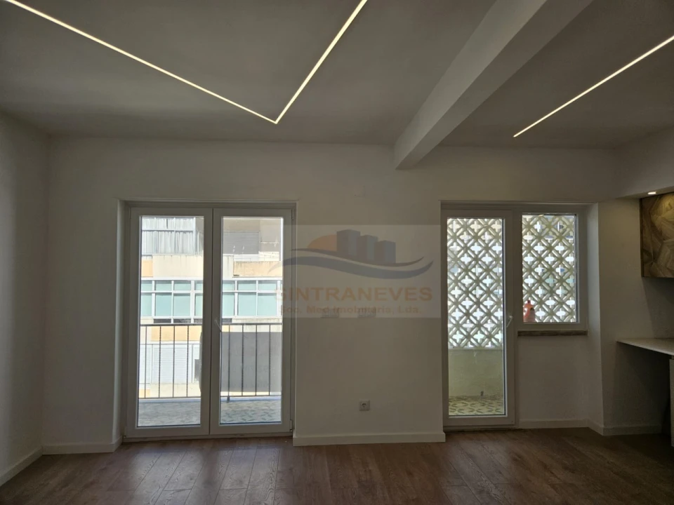 Apartamento T3 para Venda em Venteira Foto 4
