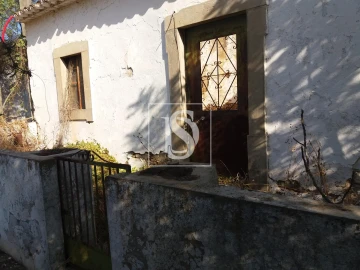 Moradia T5 para Venda em Santa Catarina da Fonte do Bispo