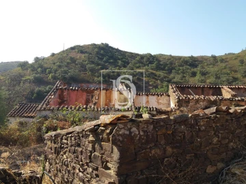 Moradia T5 para Venda em Santa Catarina da Fonte do Bispo