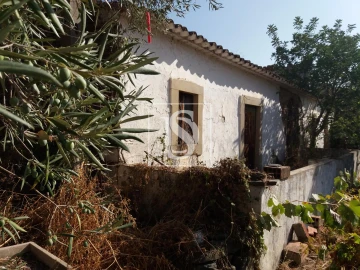 Moradia T5 para Venda em Santa Catarina da Fonte do Bispo