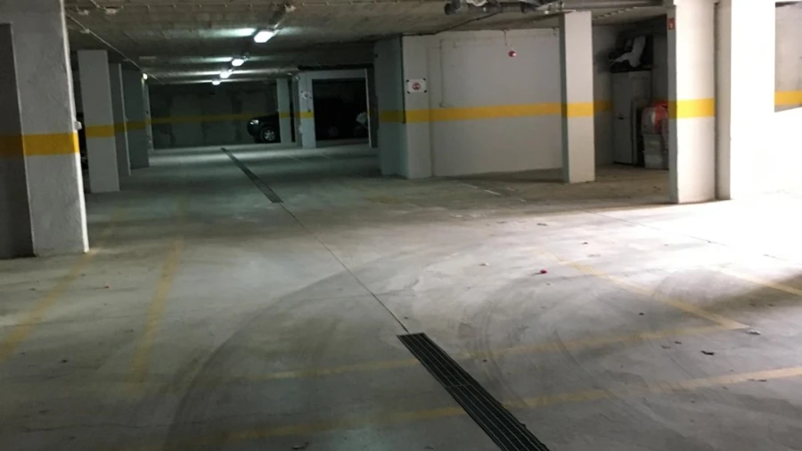 Garagem para Venda em Tavira (Santa Maria e Santiago)