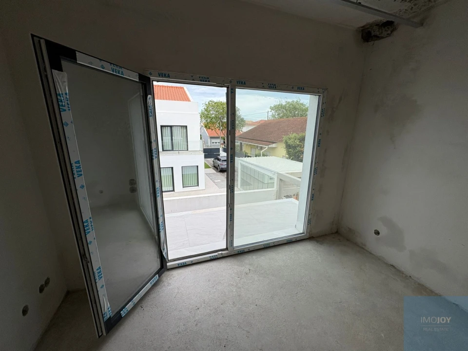 Moradia T3 para Venda em São Domingos de Rana Foto 9