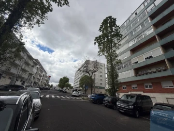 Apartamento T3 para Venda em Benfica