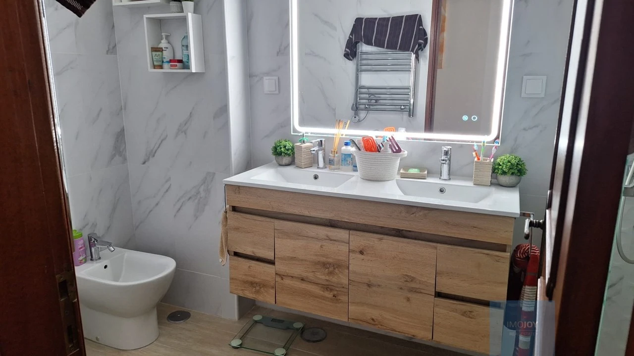 Apartamento T2 para Venda em Costa da Caparica Foto 23