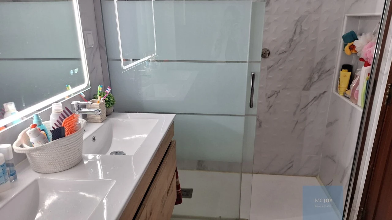 Apartamento T2 para Venda em Costa da Caparica Foto 24