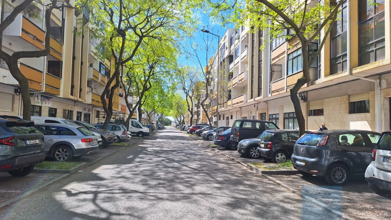 Apartamento T2 para Venda em Costa da Caparica Foto 29