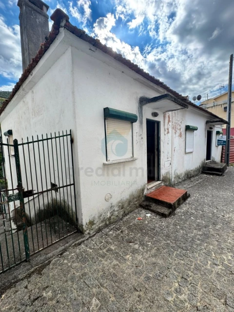 Moradia T4 para Venda em Armamar