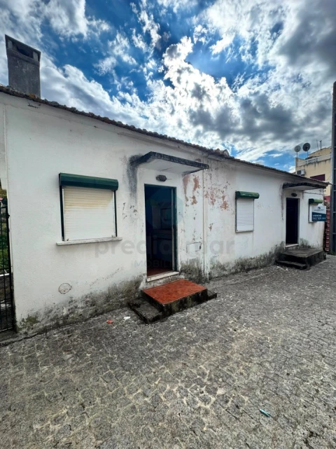Moradia T4 para Venda em Armamar