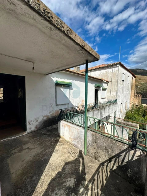 Moradia T4 para Venda em Armamar