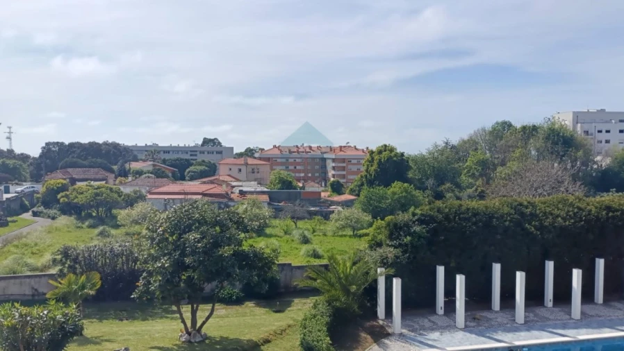 Moradia T10 para Venda em Arcozelo Foto 6