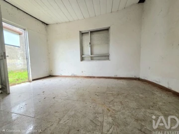 Moradia T2 para Venda em Anta e Guetim