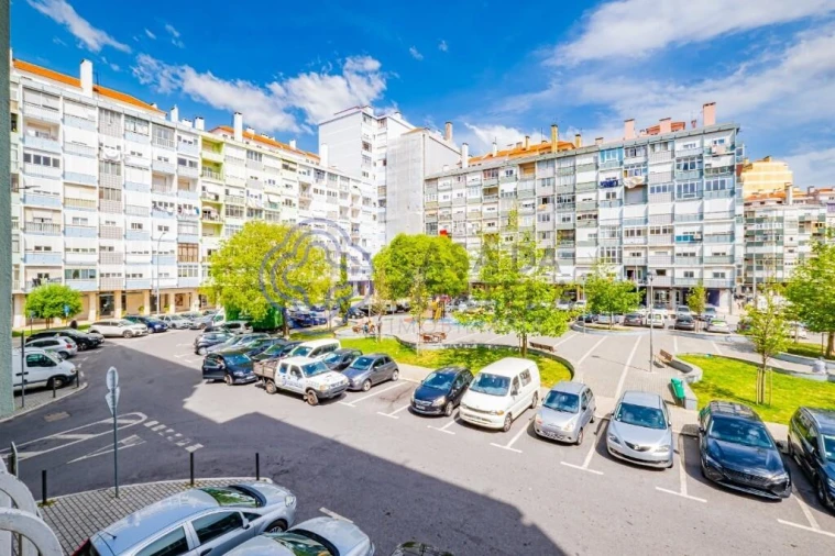 Apartamento T3 para Venda em Alfragide Foto 49