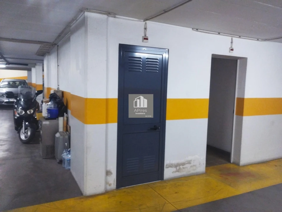 Apartamento T2 para Venda em Costa da Caparica Foto 36