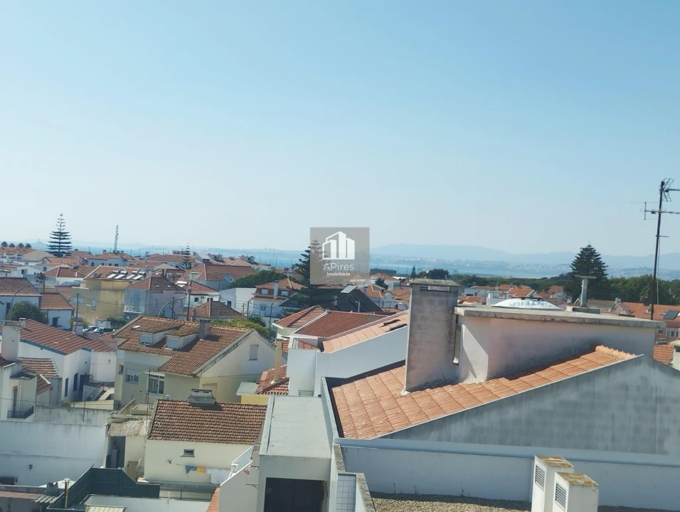 Apartamento T2 para Venda em Costa da Caparica Foto 40