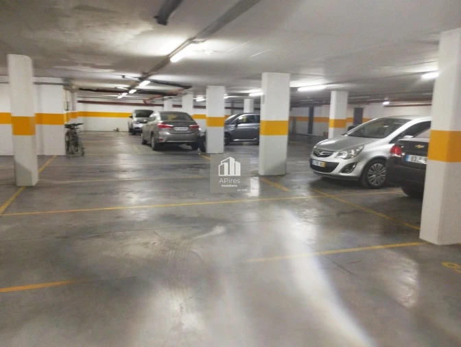 Apartamento T2 para Venda em Costa da Caparica Foto 34