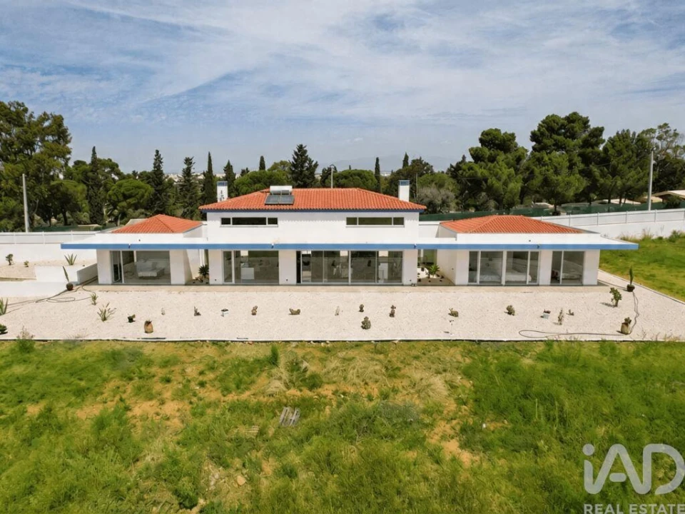 Moradia T4 para Venda em Ferragudo Foto 2
