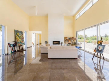 Moradia T4 para Venda em Ferragudo