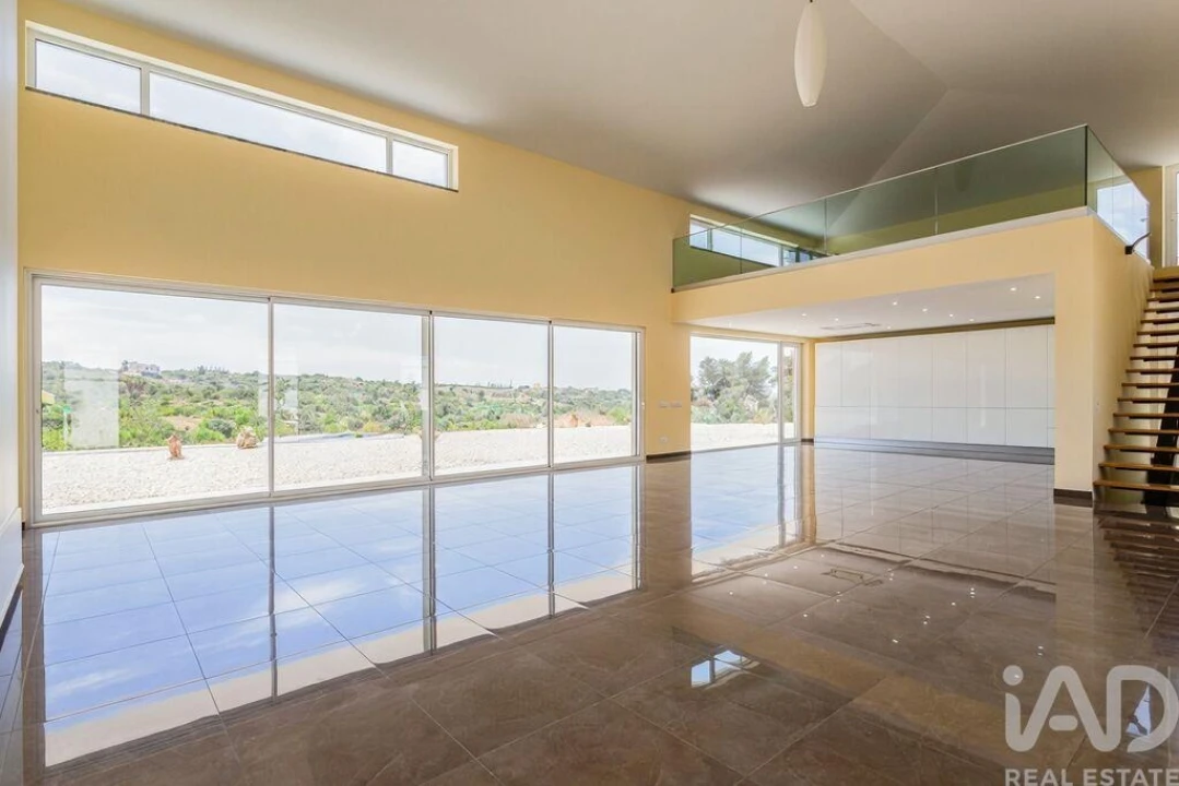 Moradia T4 para Venda em Ferragudo Foto 8