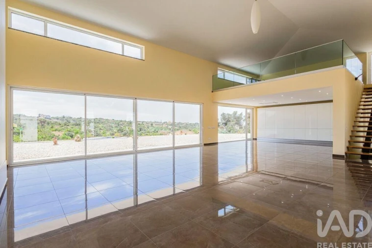 Moradia T4 para Venda em Ferragudo Foto 8
