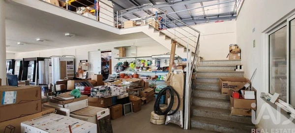 Loja para Venda em Alvares