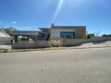 Moradia T3 para Venda em São Jose da Lamarosa