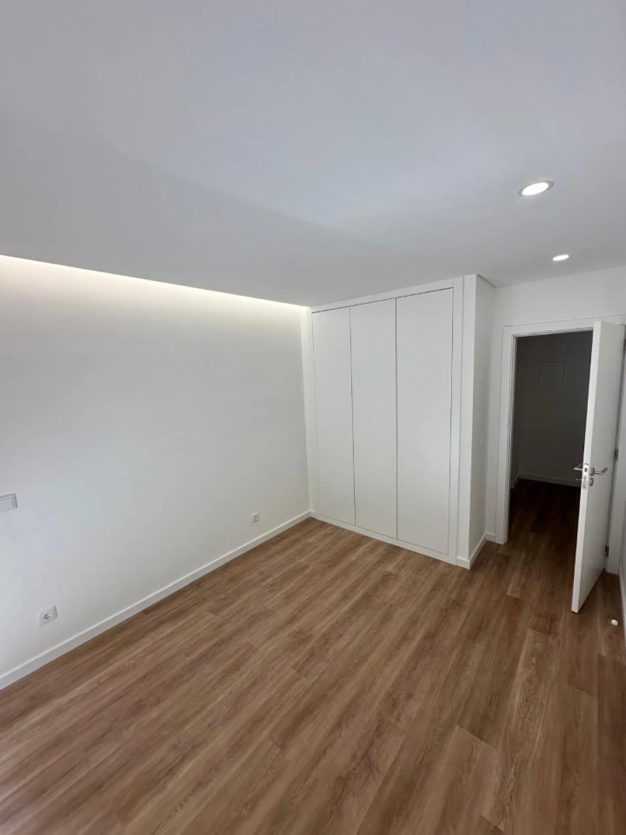 Moradia T4 para Venda em Fernao Ferro Foto 15