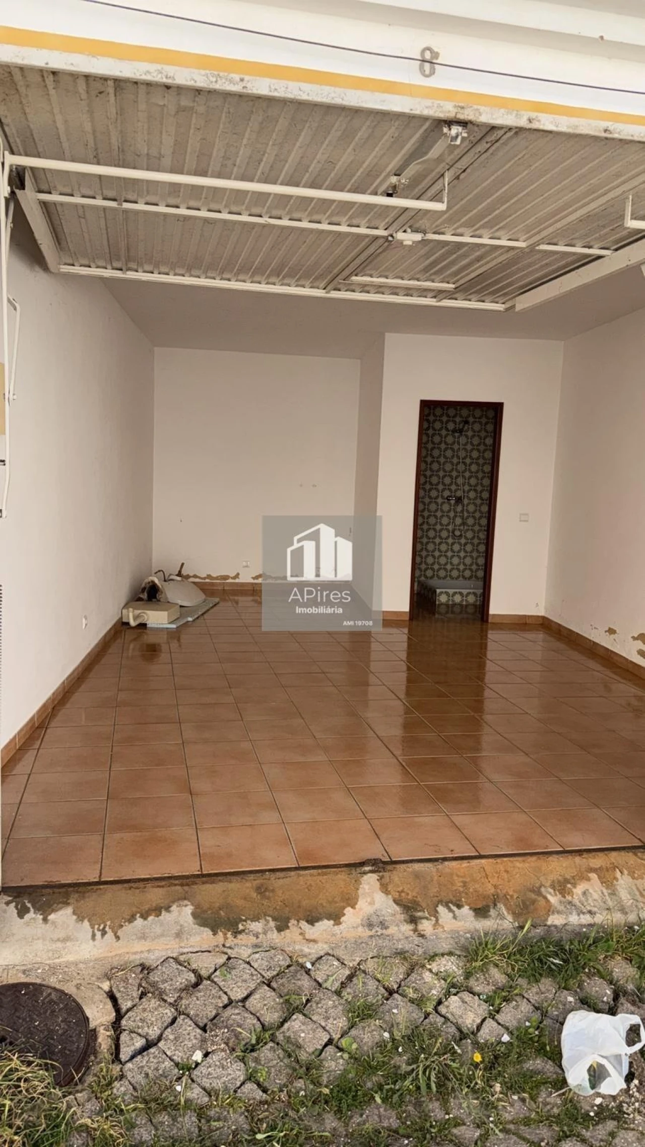 Garagem para Venda em Bensafrim e Barão de São João Foto 10