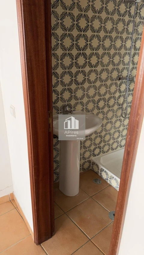 Garagem para Venda em Bensafrim e Barão de São João