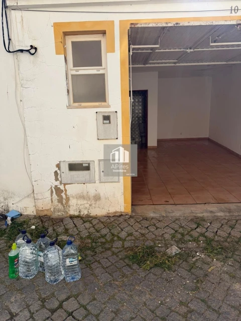 Garagem para Venda em Bensafrim e Barão de São João