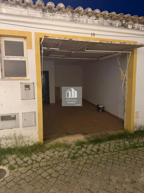 Garagem para Venda em Bensafrim e Barão de São João