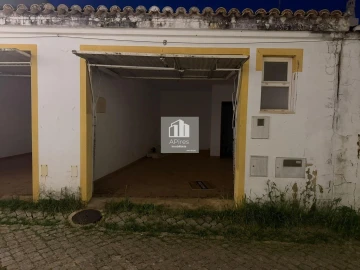 Garagem para Venda em Bensafrim e Barão de São João