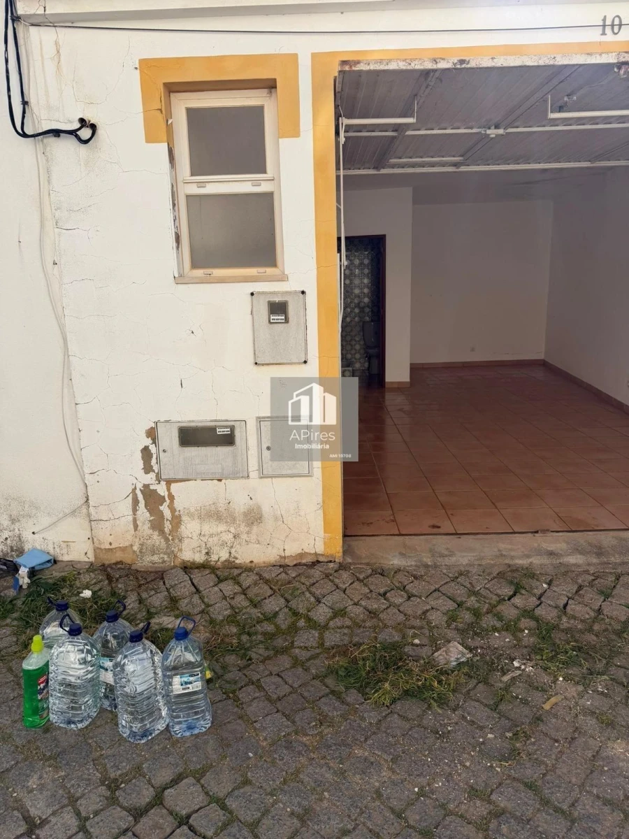 Garagem para Venda em Bensafrim e Barão de São João Foto 6