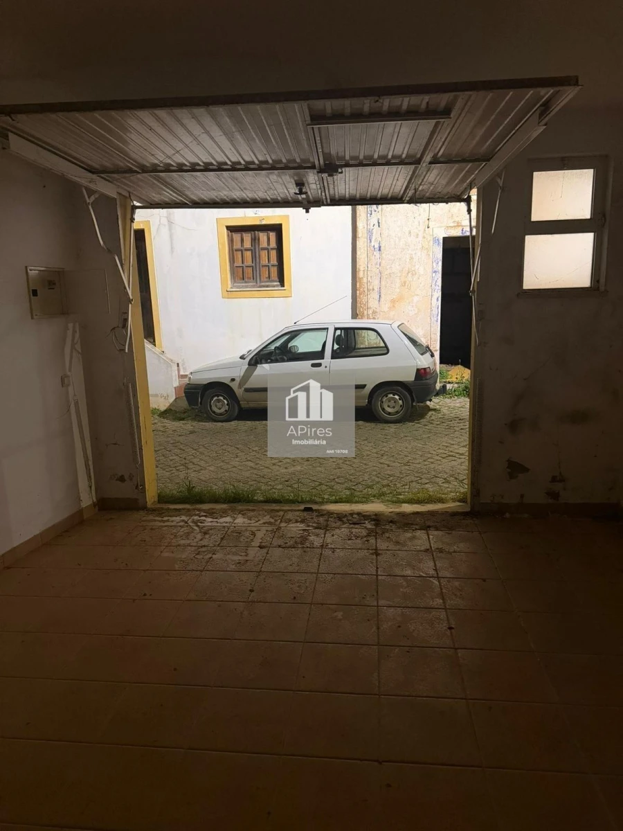 Garagem para Venda em Bensafrim e Barão de São João Foto 4
