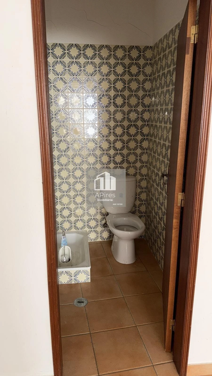 Garagem para Venda em Bensafrim e Barão de São João Foto 14