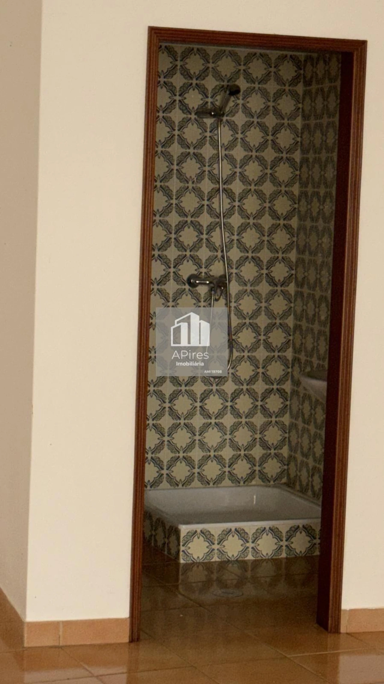 Garagem para Venda em Bensafrim e Barão de São João Foto 12